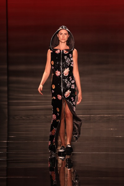 Laura Herrmann em trabalho de moda